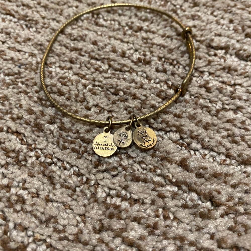 Bracelets - Picture 4 of 7